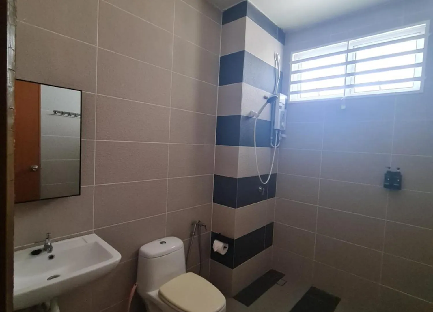 Univilla- Ideal Family Home For 18Pax Gelugor Malasia